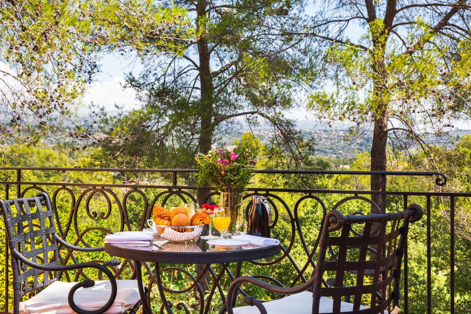 Terre Blanche Hotel Spa Golf Resort Tourrettes Eksteriør bilde